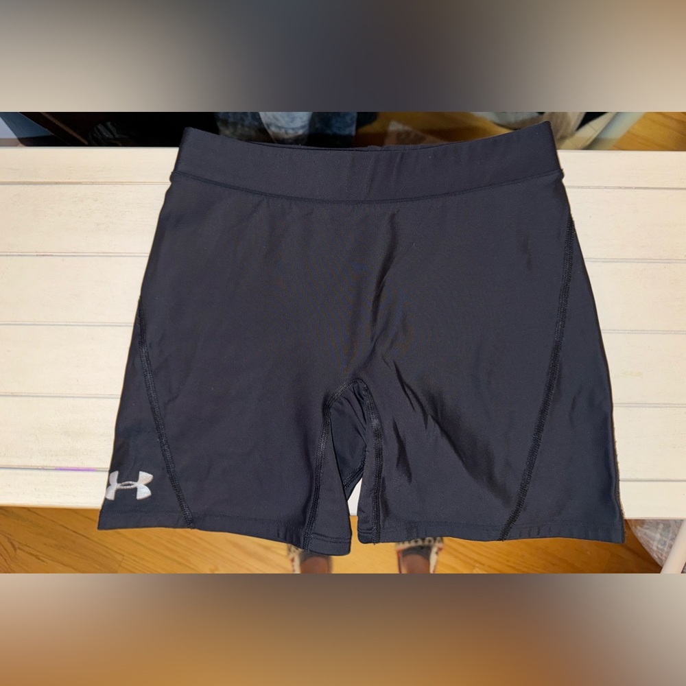 Under Armour Women’s compression bike shorts 3” xs